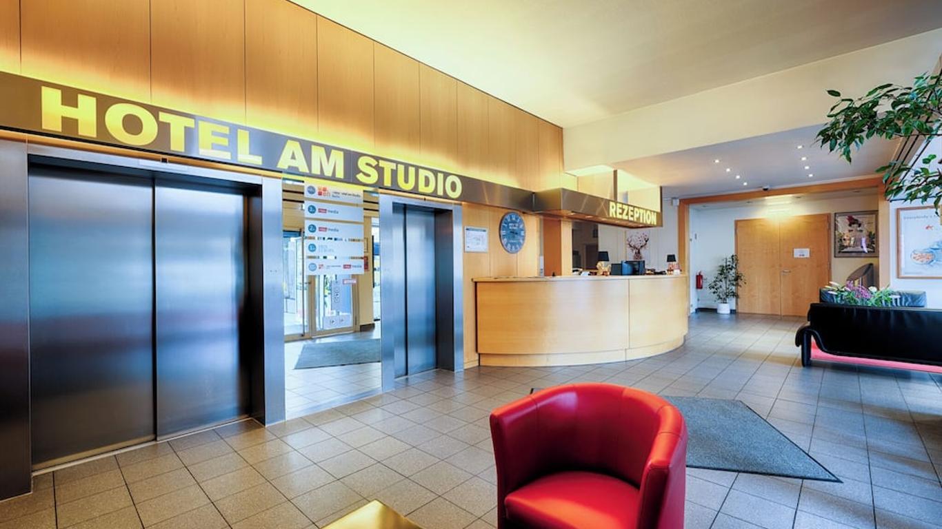Enjoy Hotel am Studio