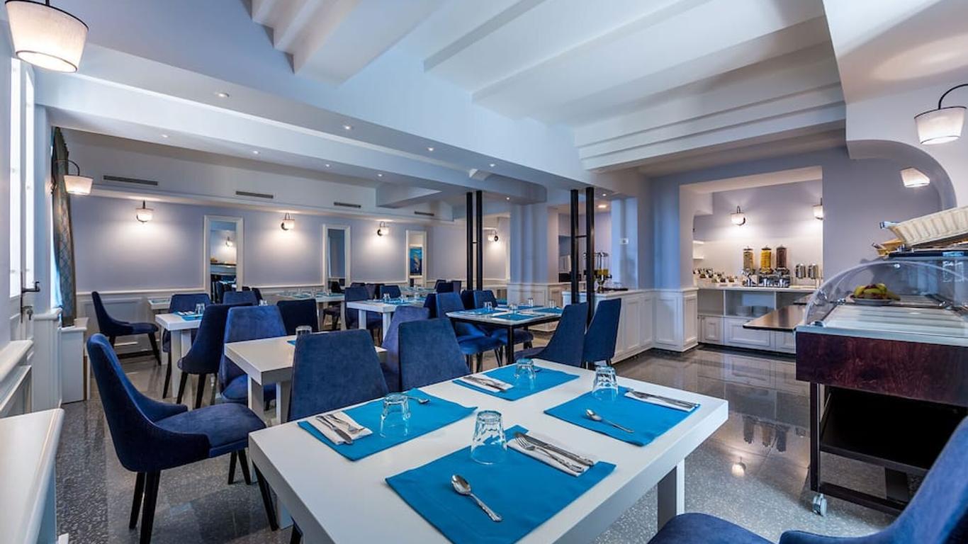 Hotel Domino