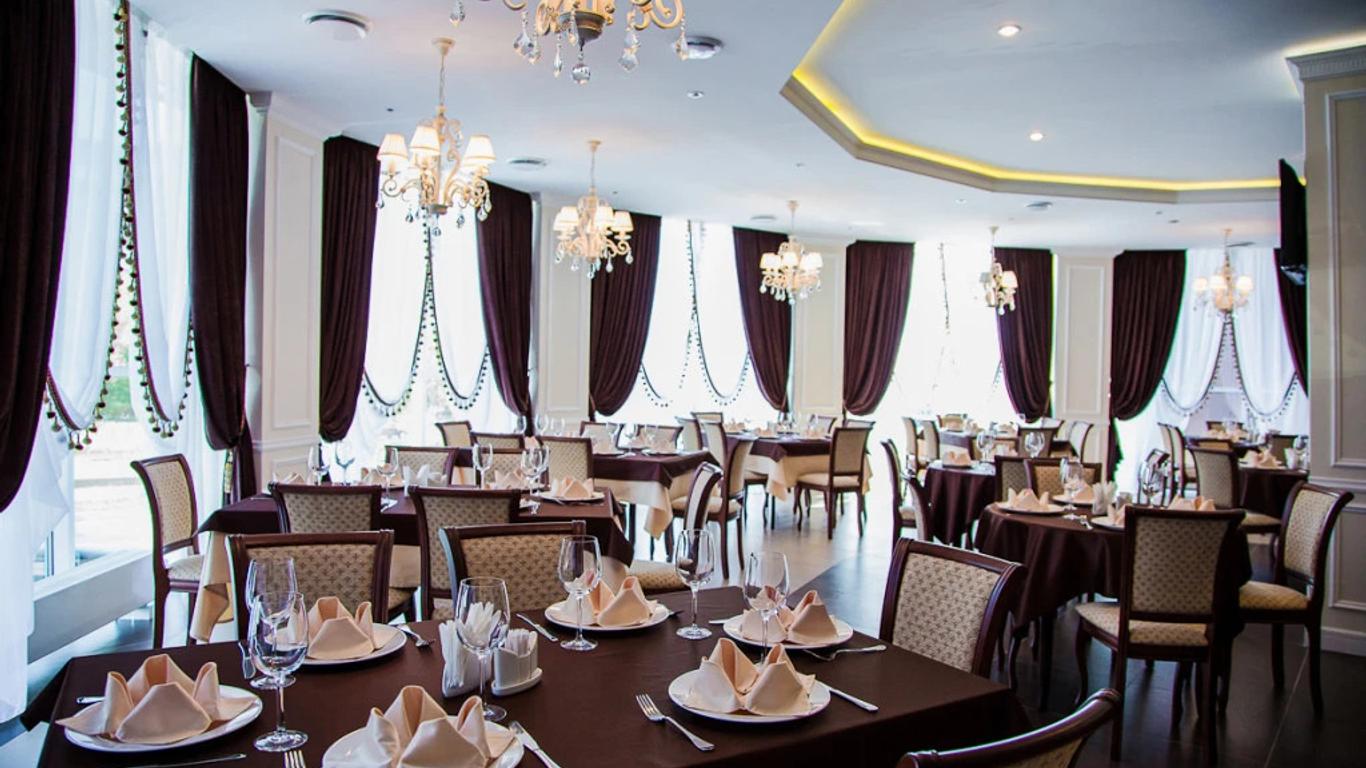 Grand Hotel