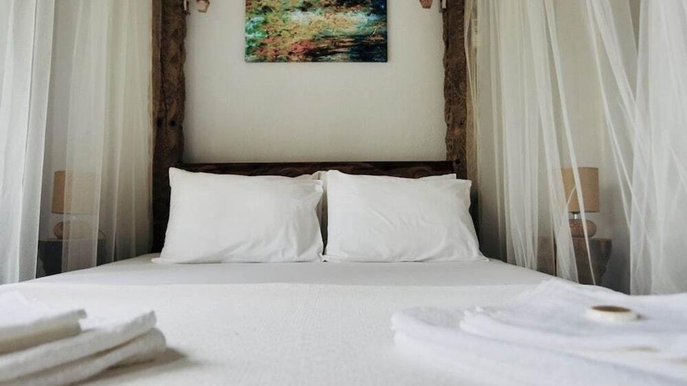 Bozcaada Iris Hotel