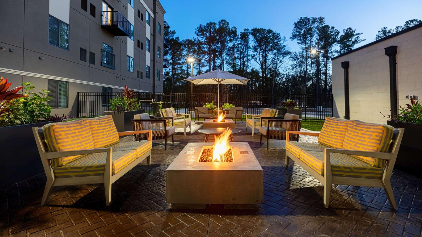 WaterWalk Extended Stay by Wyndham Jacksonville Deerwood Pk