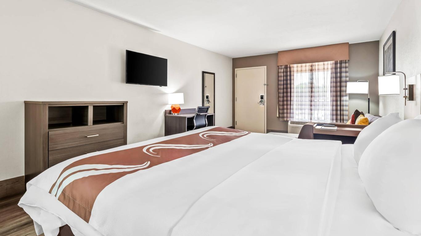Quality Inn and Suites near Robins Air Force Base
