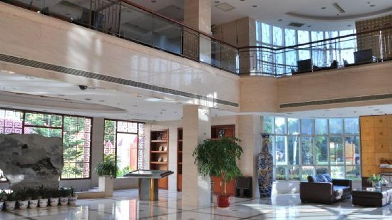 Desheng Hotel