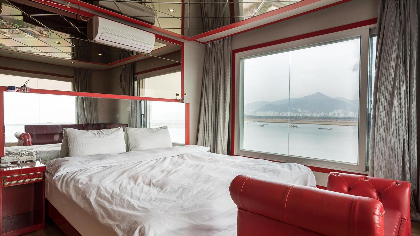 Busan Myeongji W
