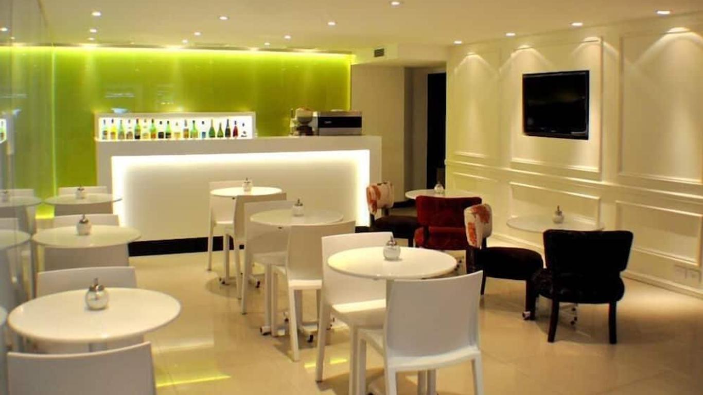 Vaness Hotel