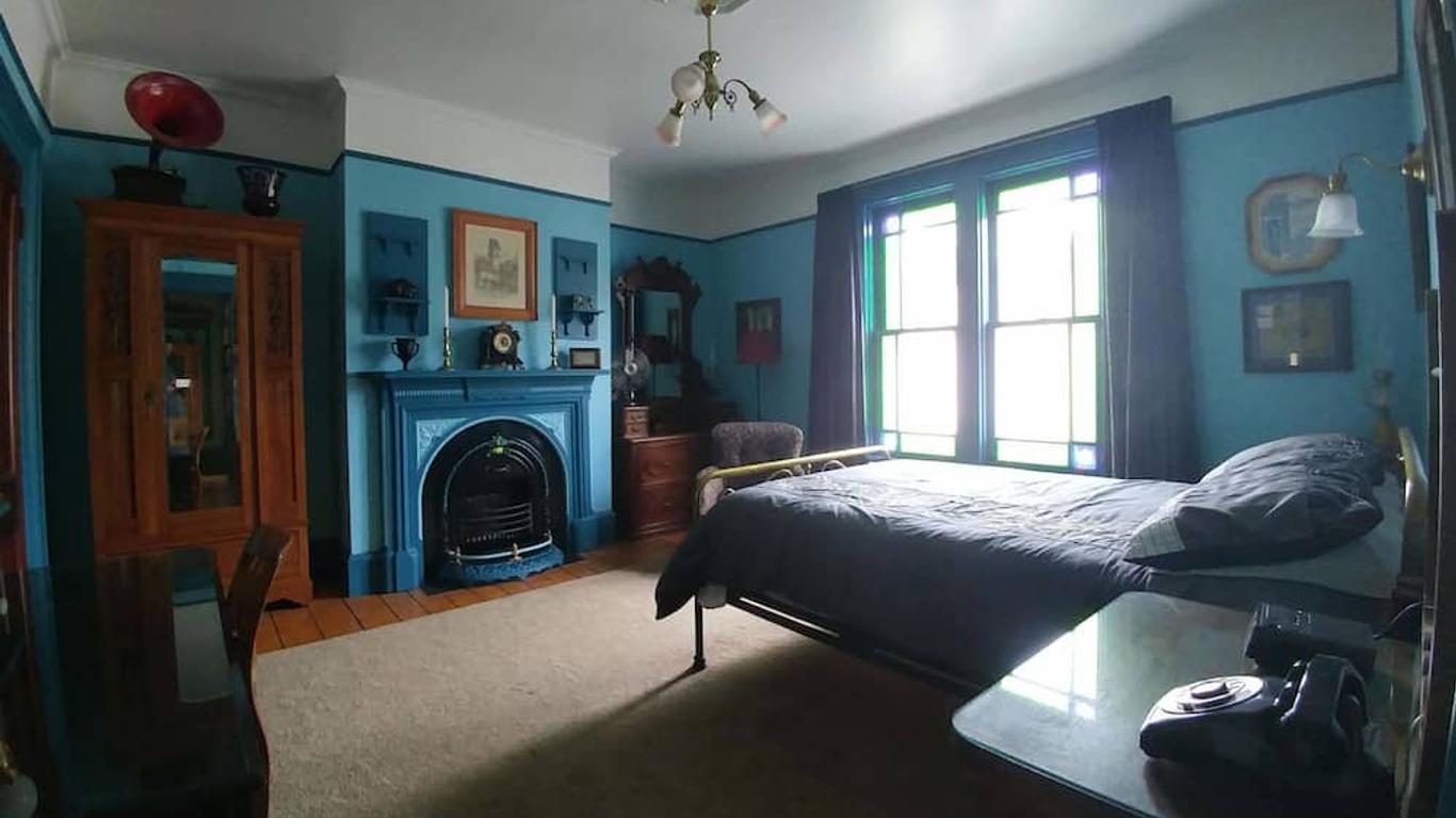 Gower Manor Historic Bed & Breakfast