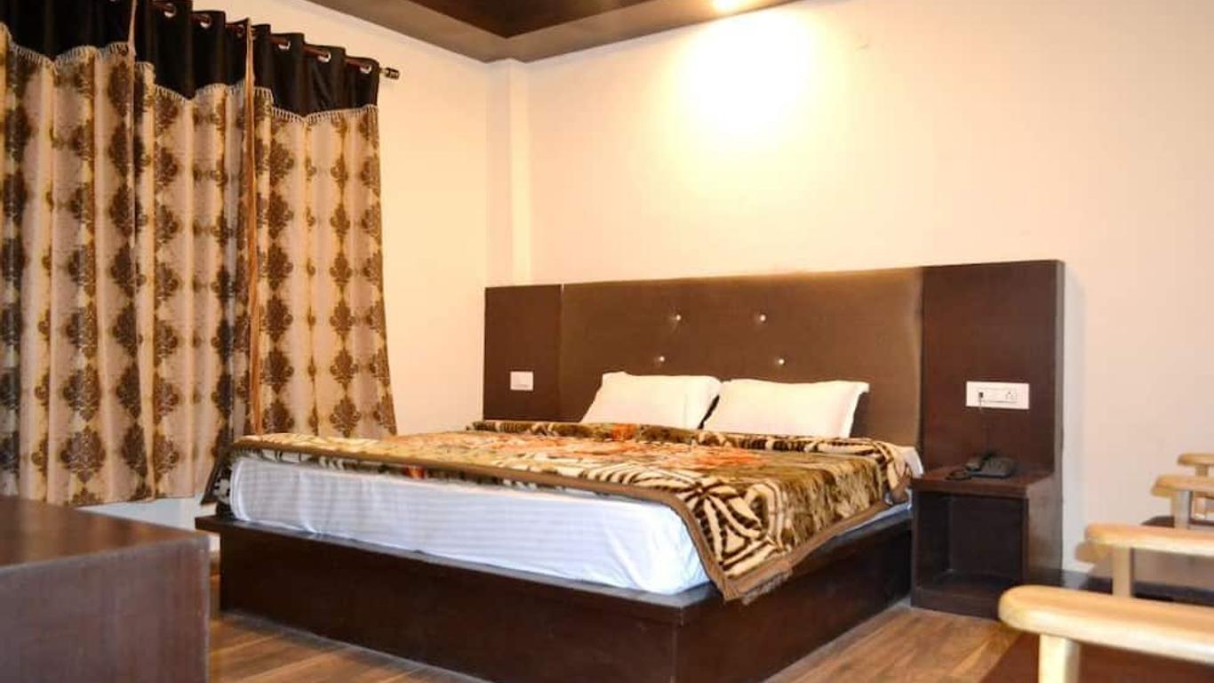 Hotel Tridev Manali