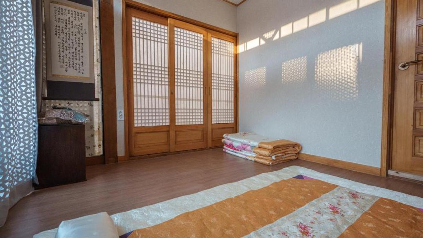 Aega Hanok Guesthouse