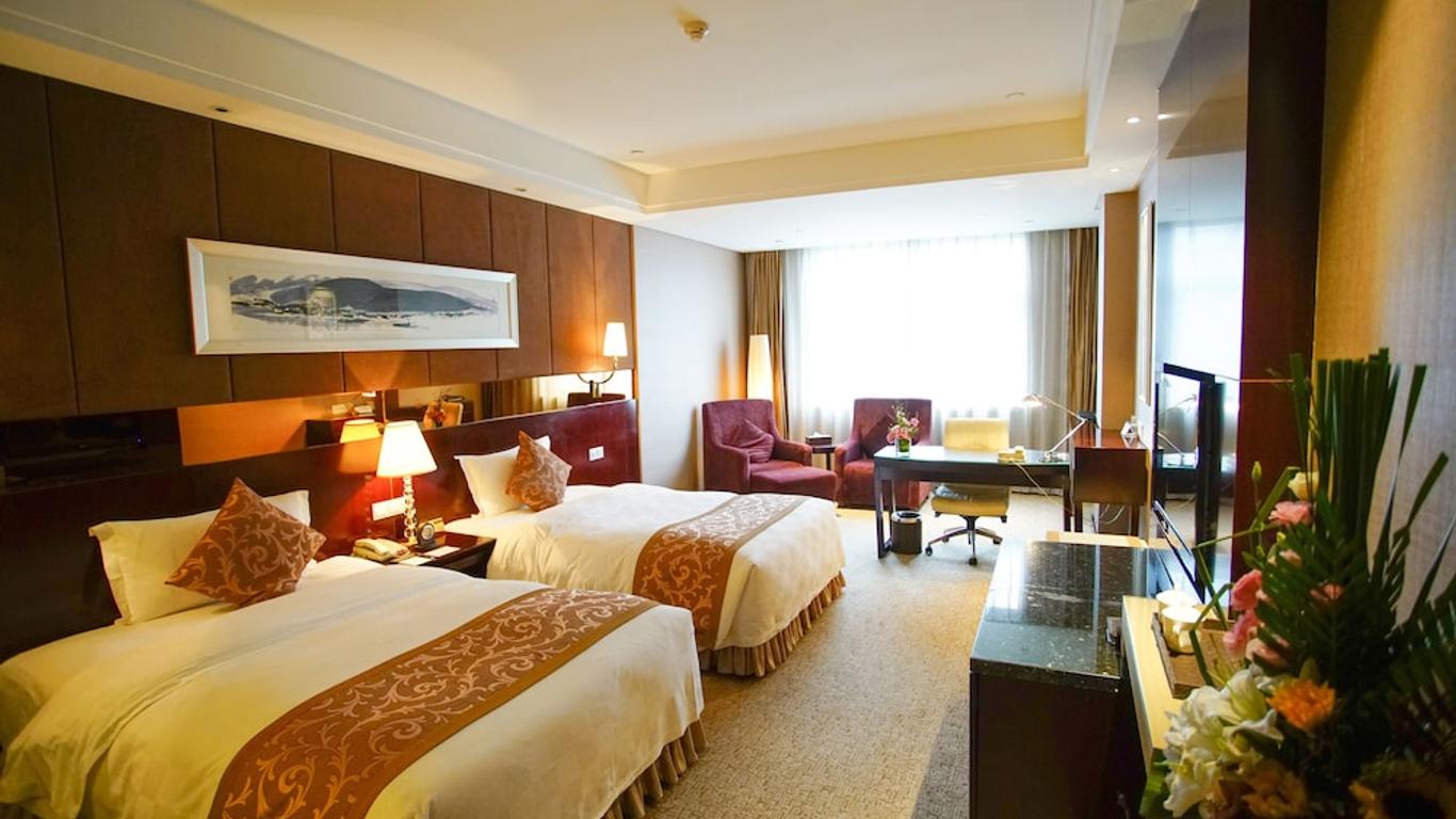 Grand Soluxe International Hot