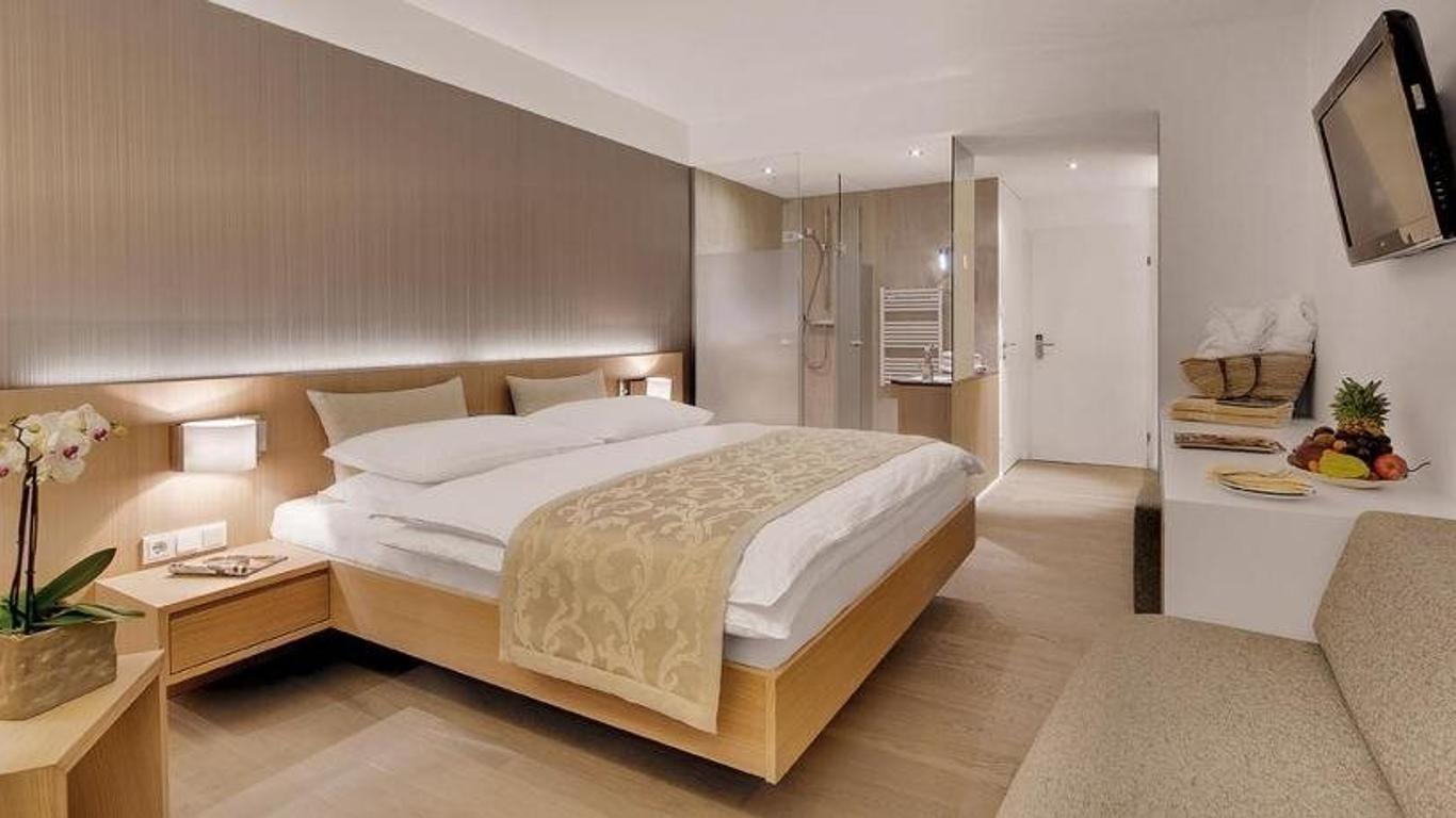 Thermenhotel Stoiser