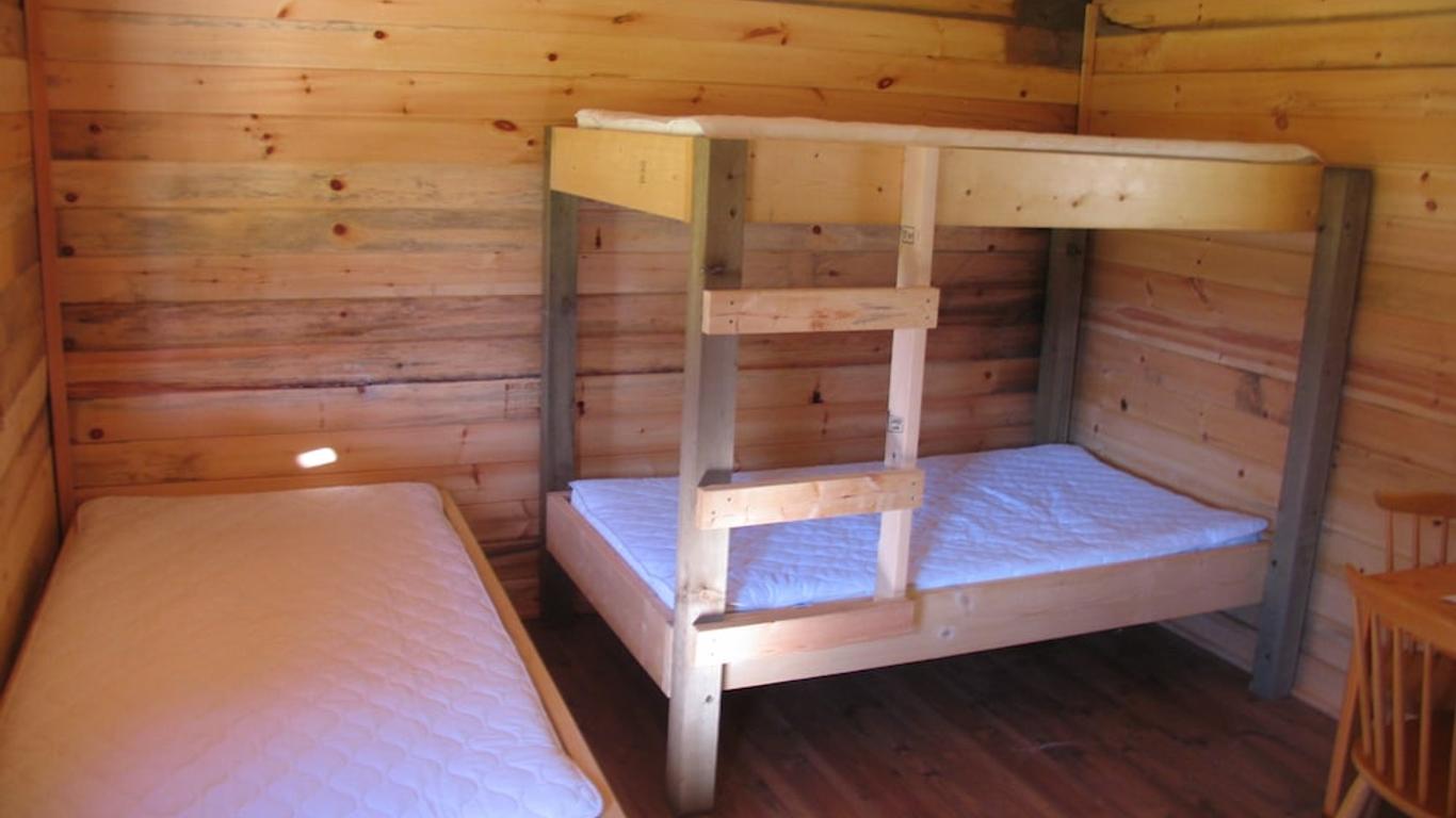 Fort Wells Gray Rustic Cabins Hostel