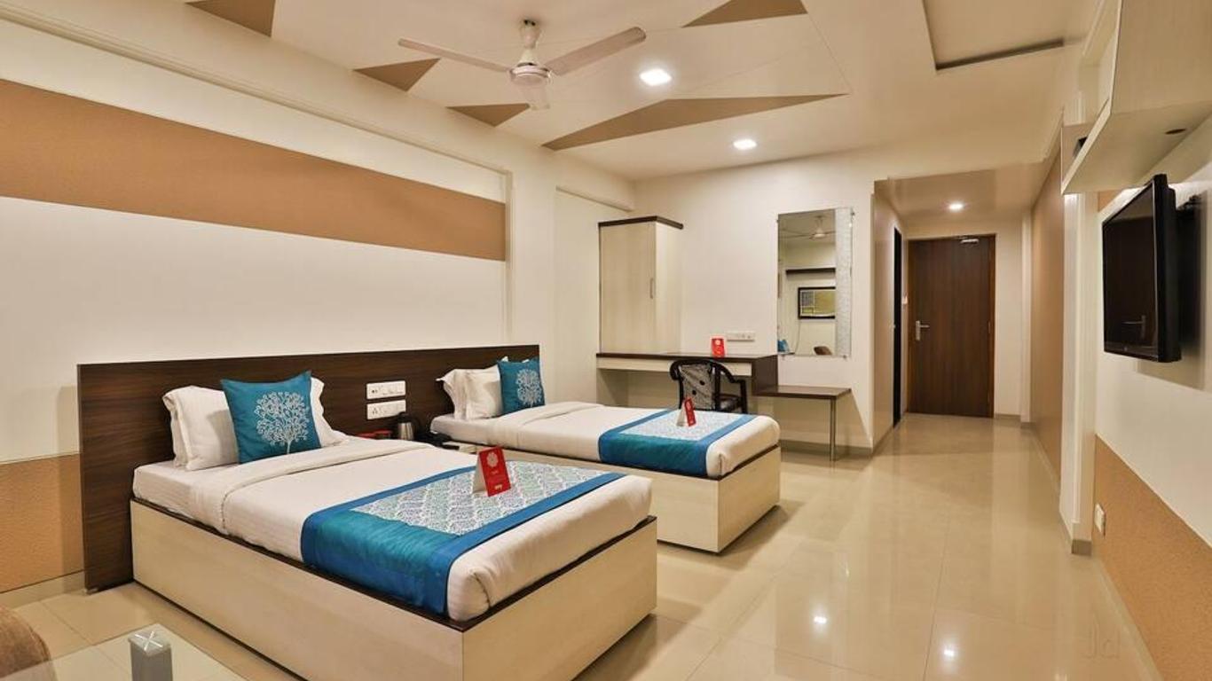 OYO 14235 Hotel Ostria