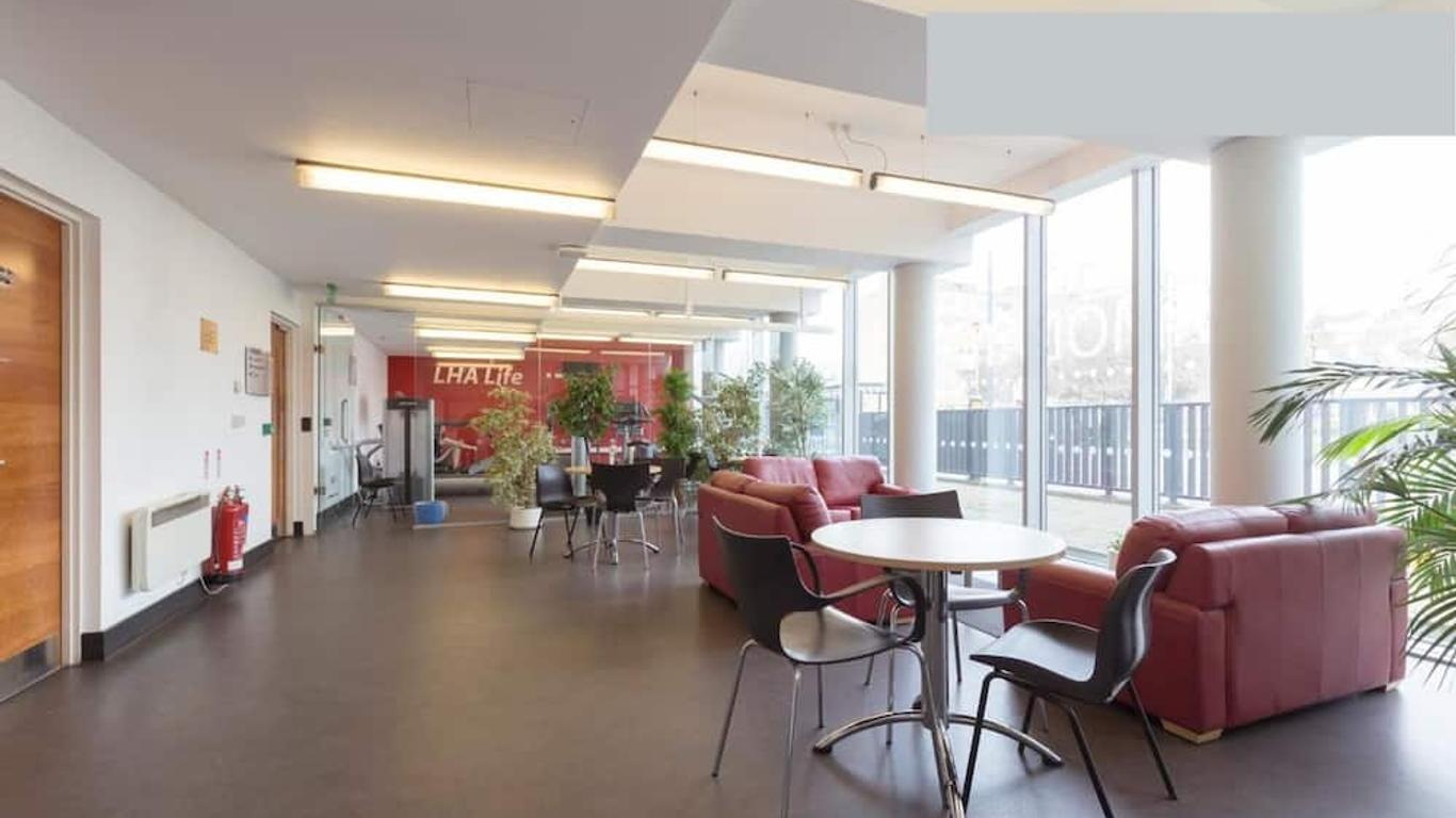Davies Court (Canary Wharf)