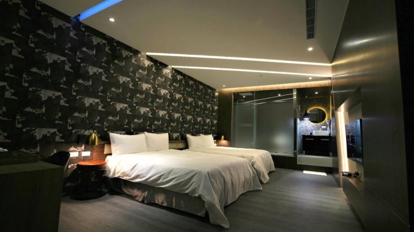 G11 Hotel
