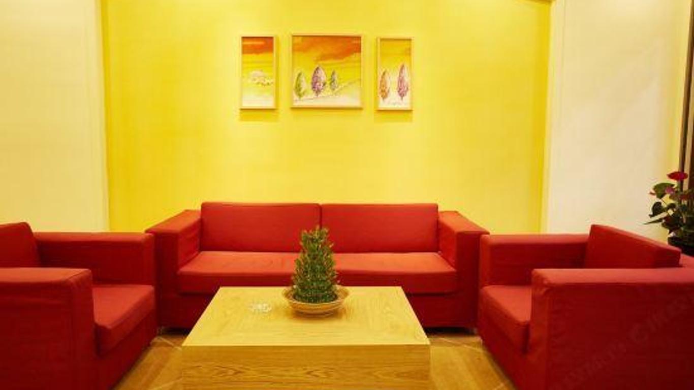 Home Inn (Shanghai Meilan Lake Yueluo Road)