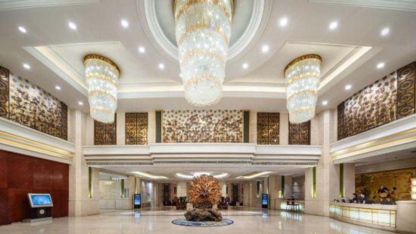 Yuji Royal Grand Hotel International