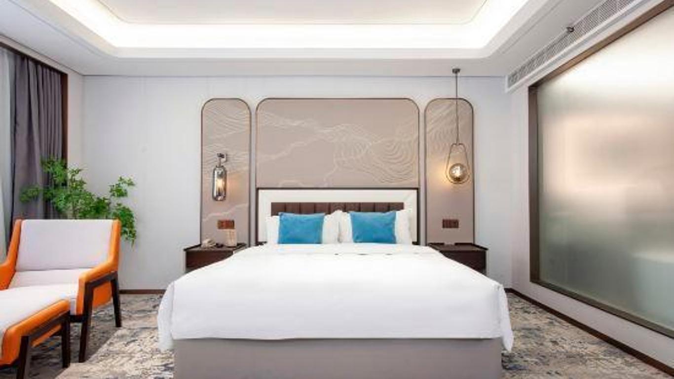 Huaqiao International Hotel