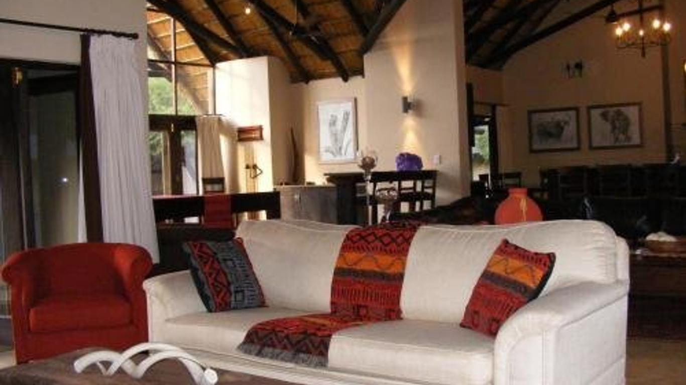 Buffalo Thorn Lodge