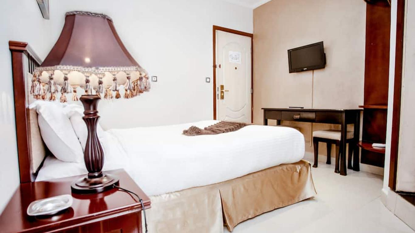 Stay Easy Hotel
