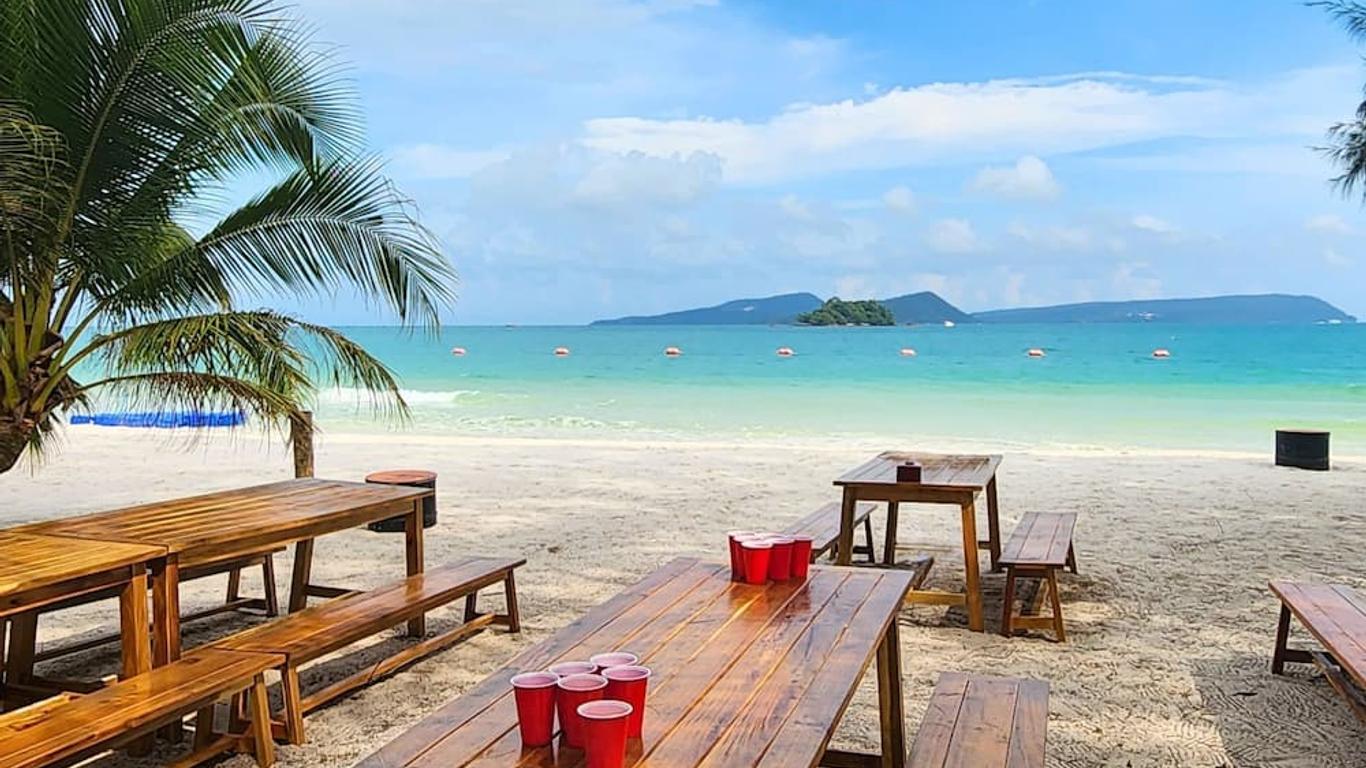Mad Monkey Koh Rong Samloem