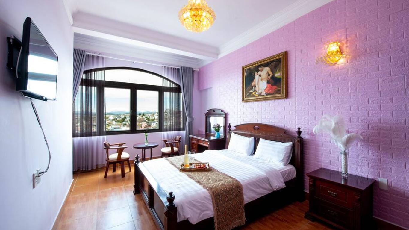 Le Petit Paris Dalat Hotel