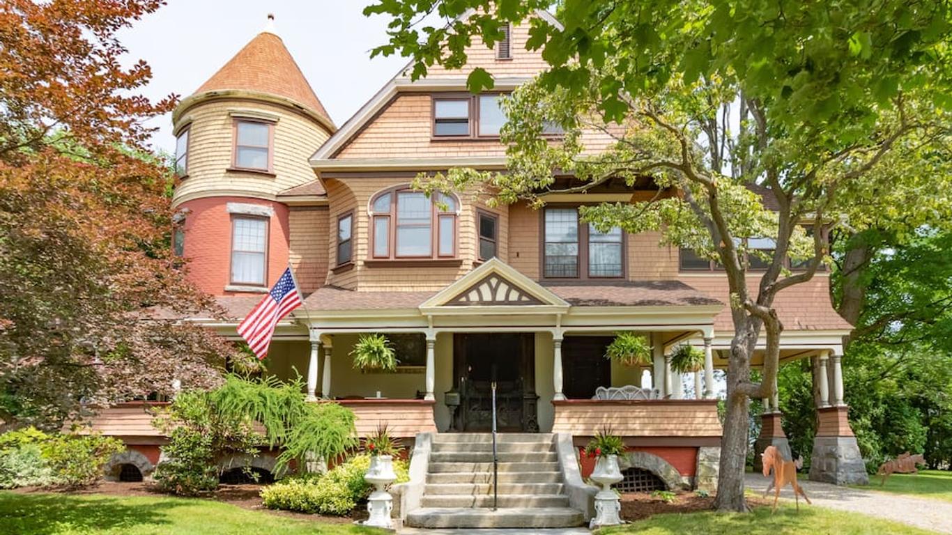 Saratoga Dreams Bed And Breakfast