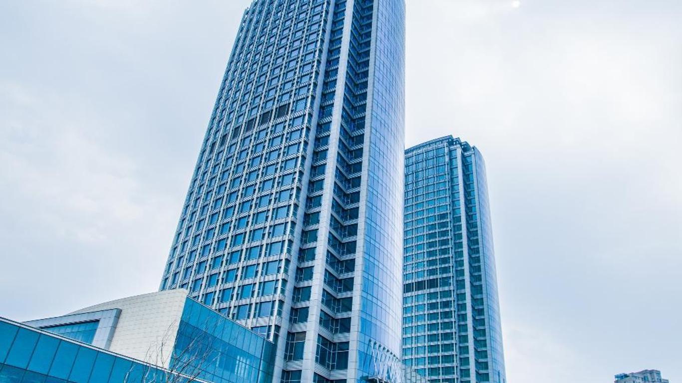 Hotel Plaza Carnival Qingdao