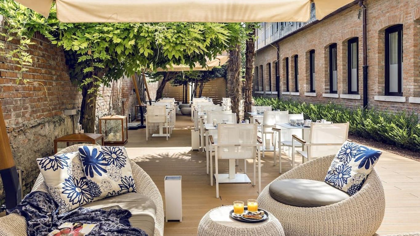 Venice Times Hotel