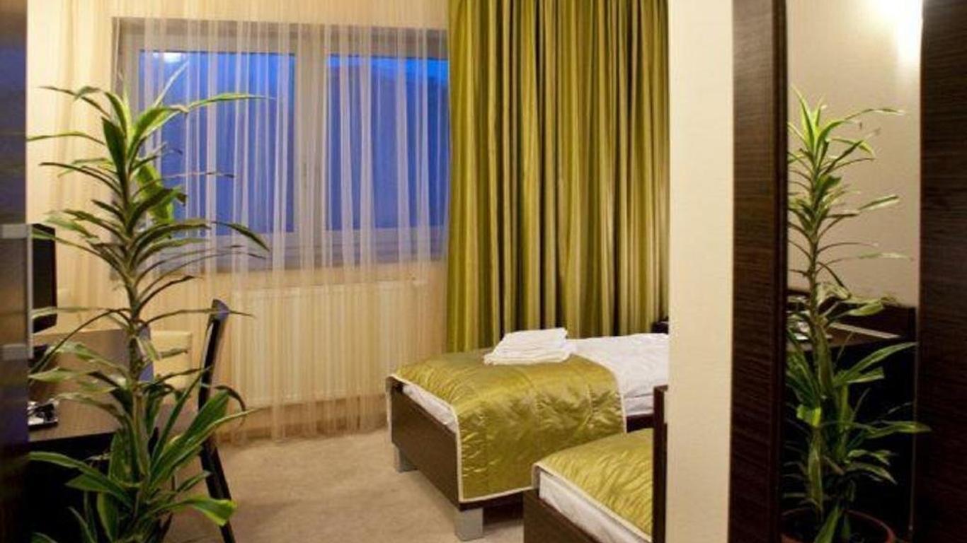 Hotel River