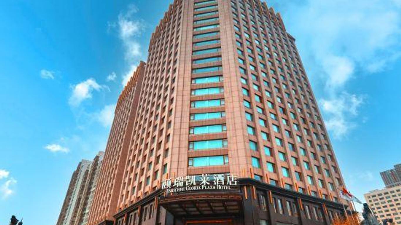 Enrichee Gloria Plaza Hotel