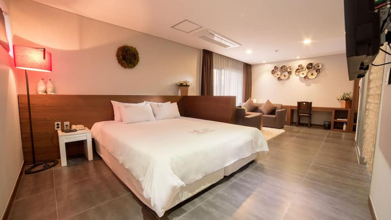 Reve Business Hotel Jeju
