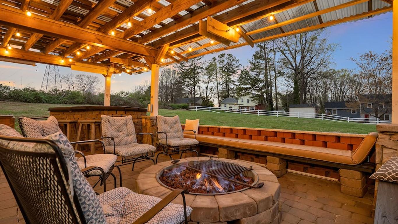 Bright & Spacious Studio Close To Clt Airport