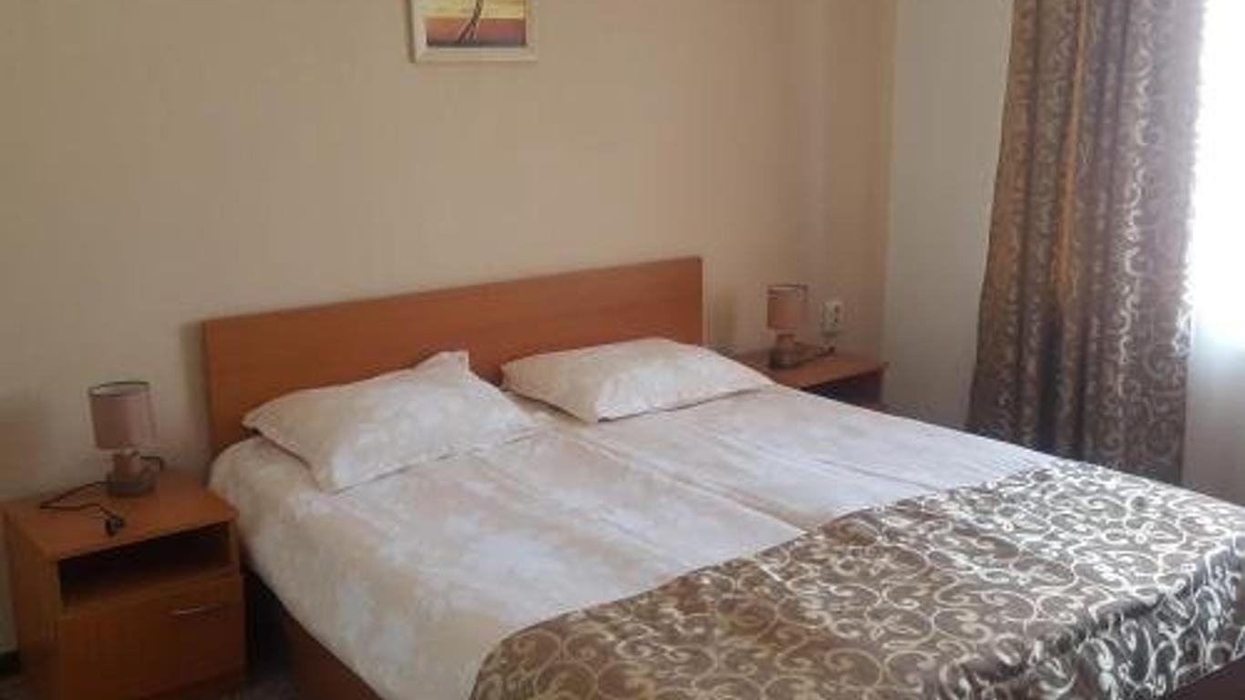 Friends Family Hotel
