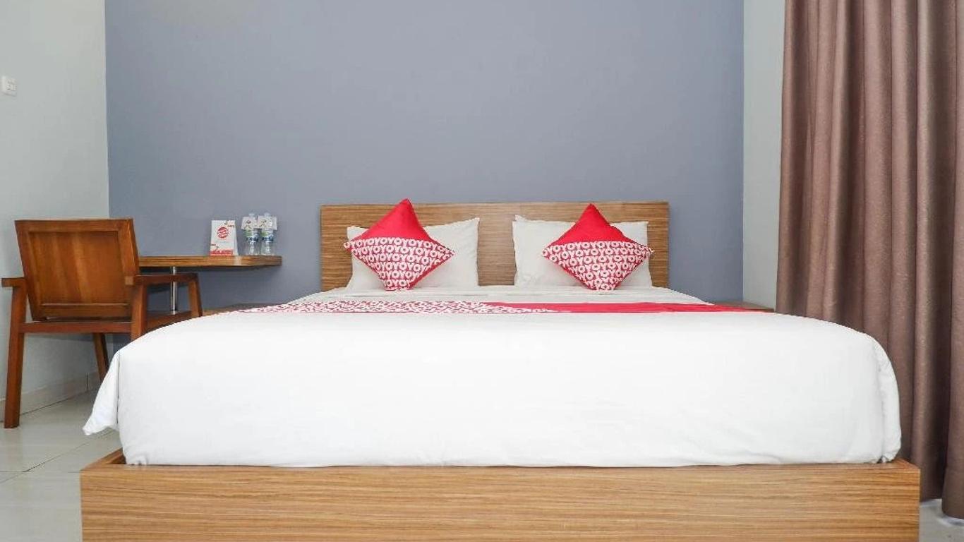 RedDoorz near Ahmad Yani Airport