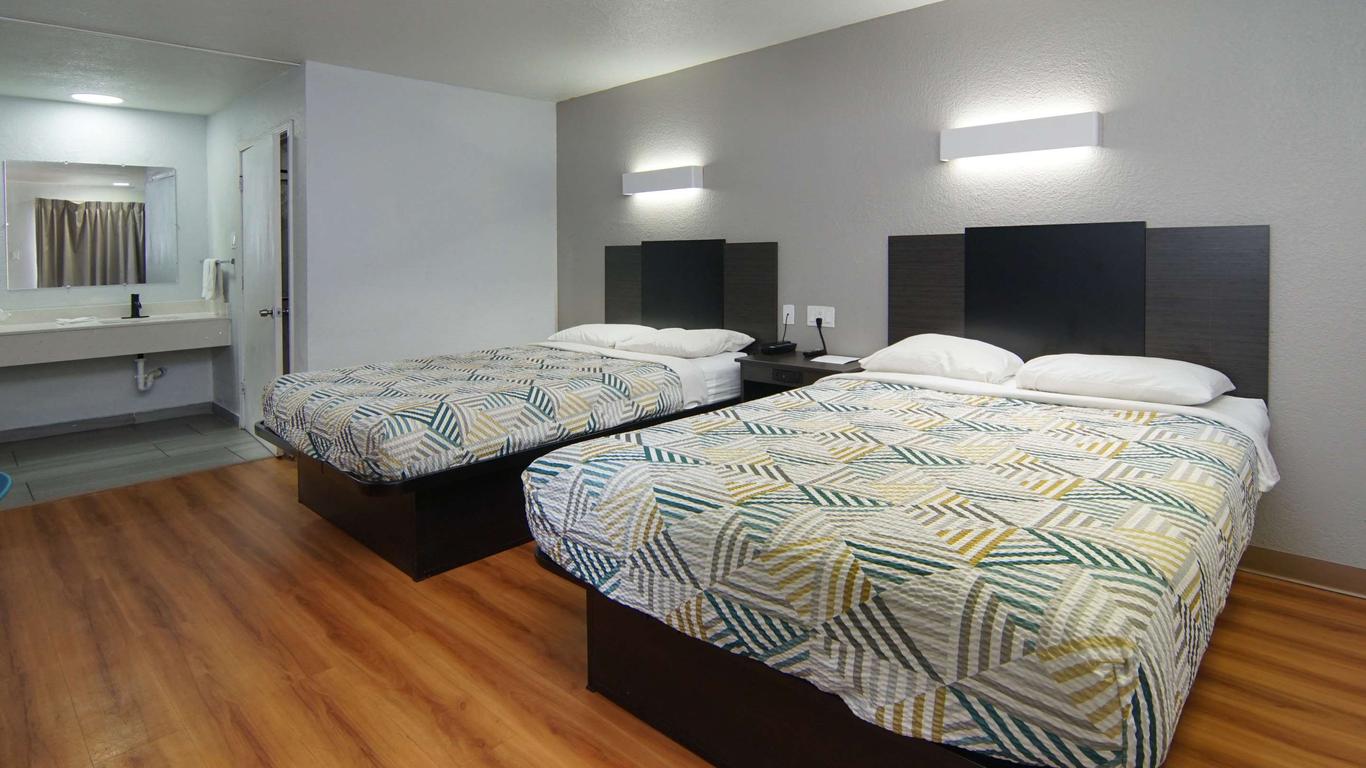 Motel 6 Dallas Red Oak