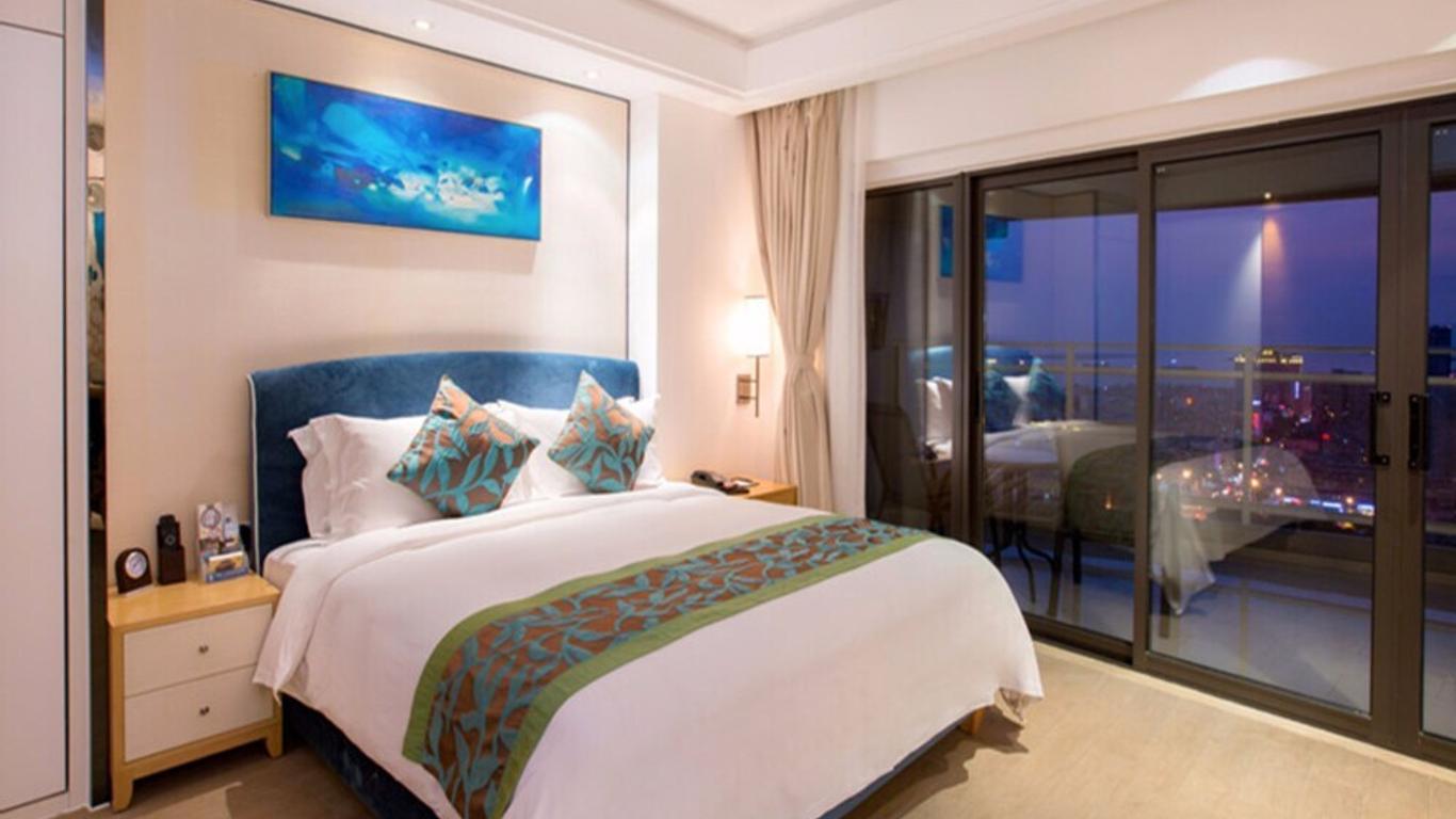Poly Phoenix Hotel