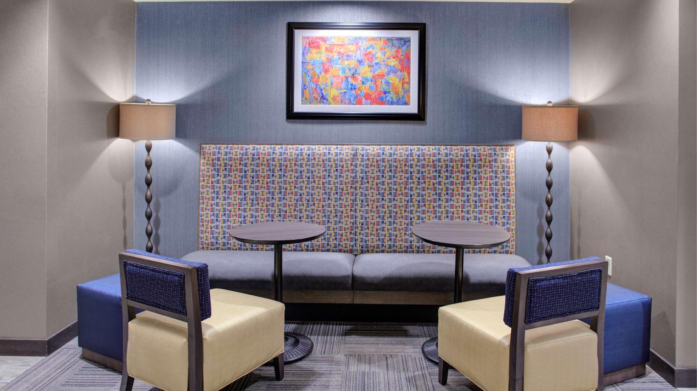 Hampton Inn and Suites by Hilton Columbus Scioto Downs, OH