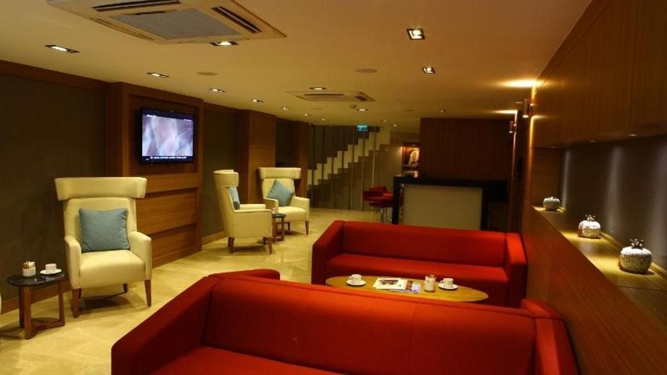 Ela Hotel