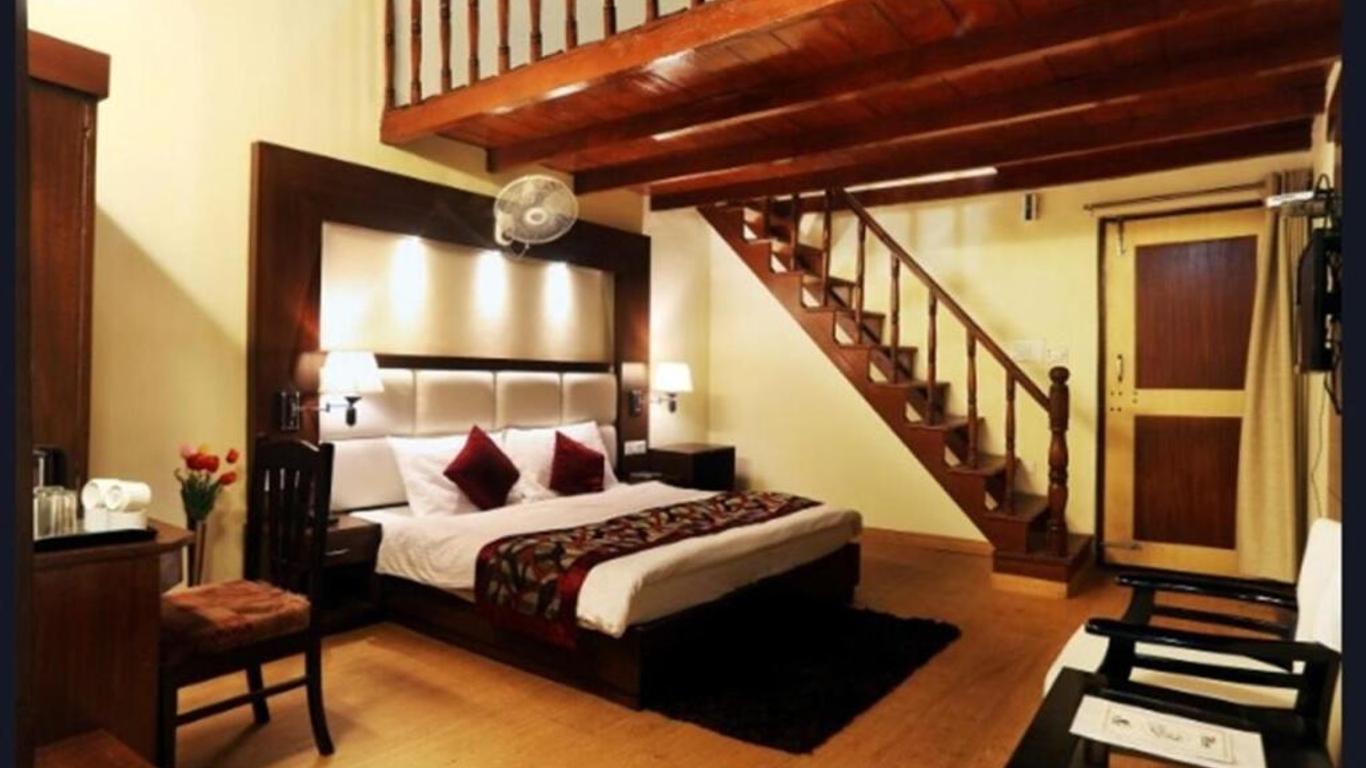 Moon Hotel Mallital, Near Nainital High