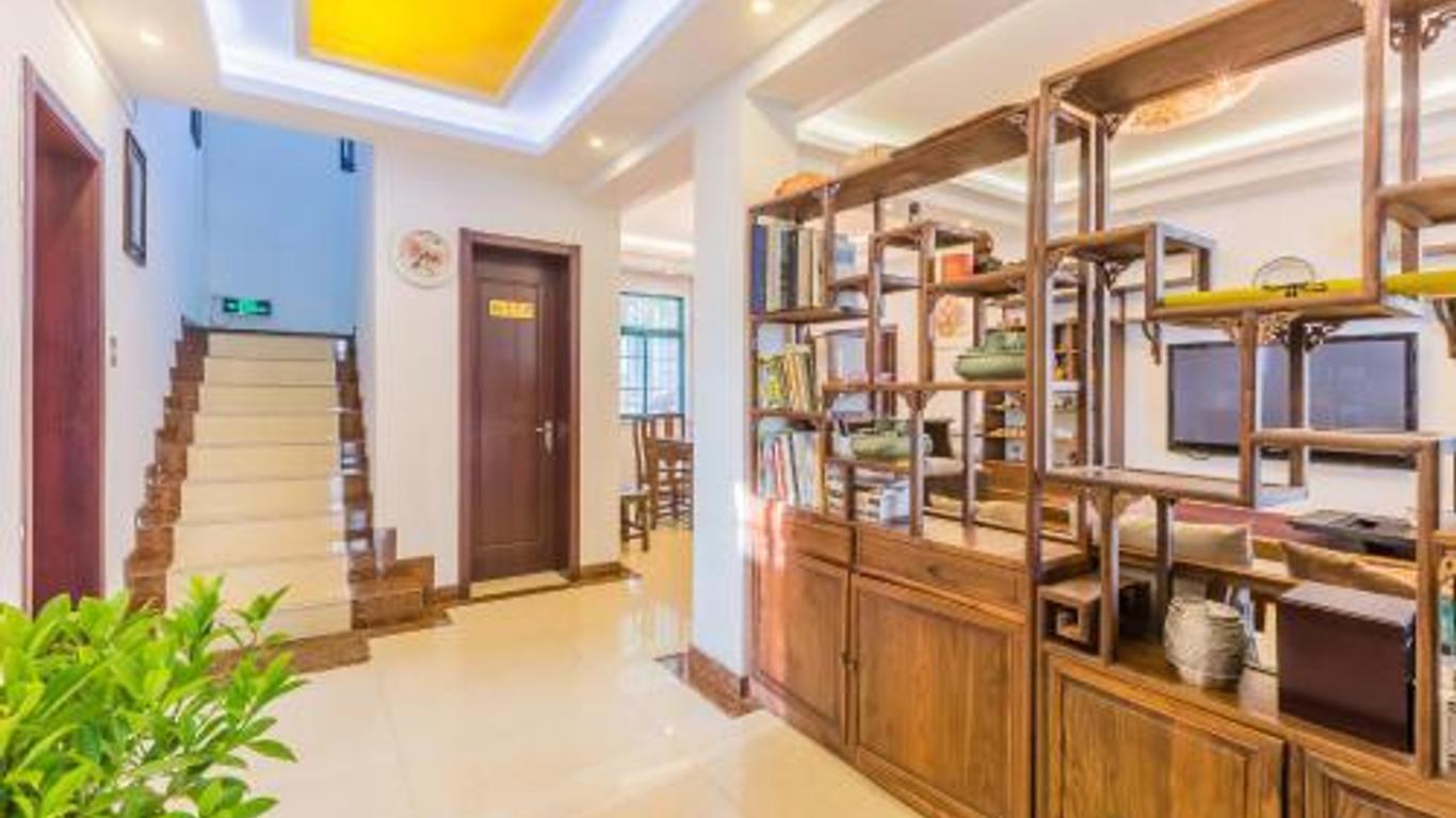 Cha Nong Guesthouse