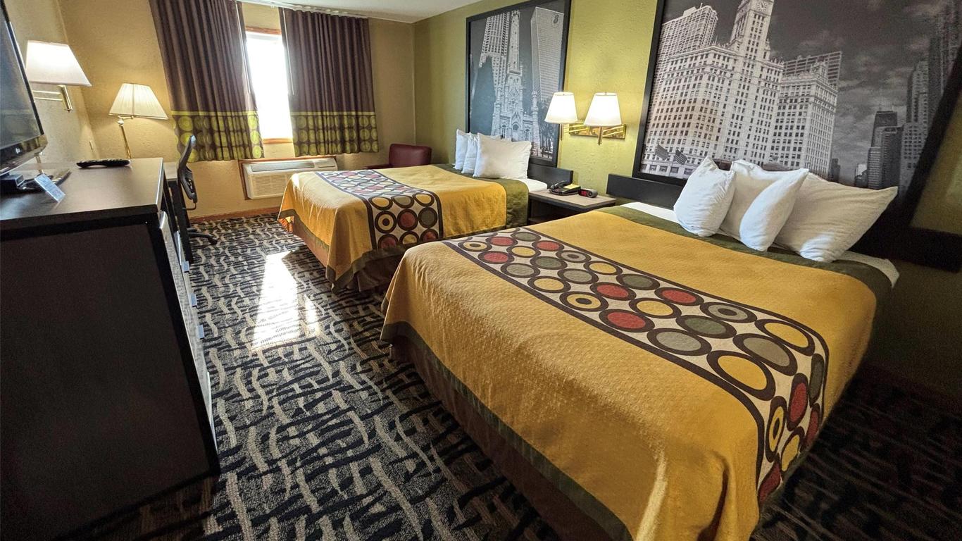 Super 8 By Wyndham Mclean/Bloomington Sw