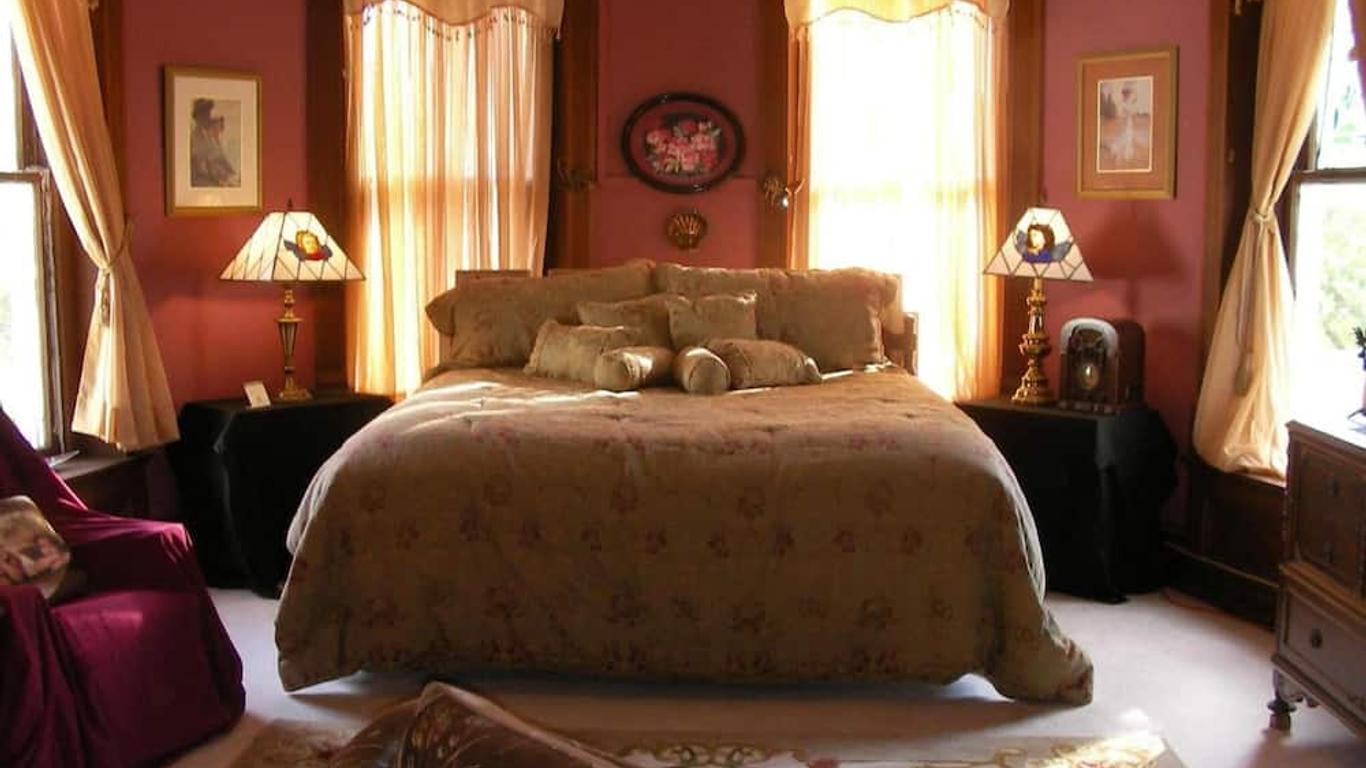 Riverview Mansion Hotel