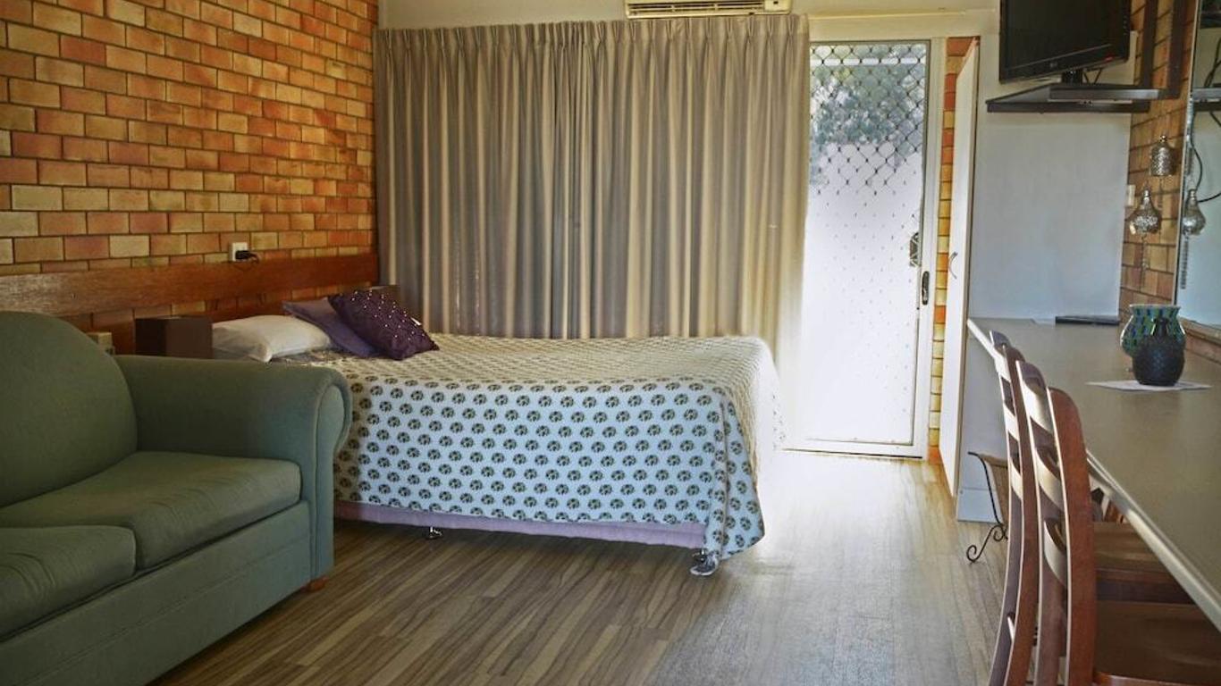 Shelly Beach Motel