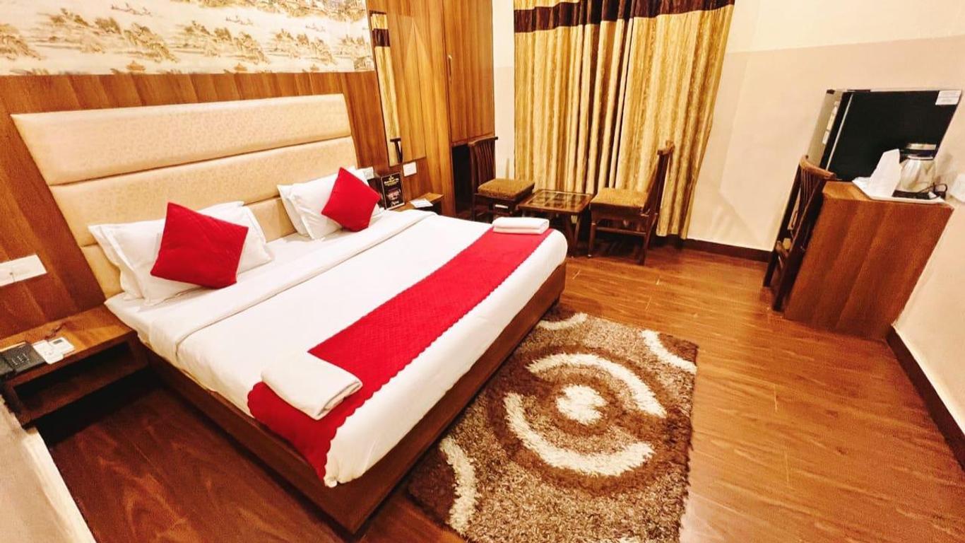 Fabhotel Royal Villa