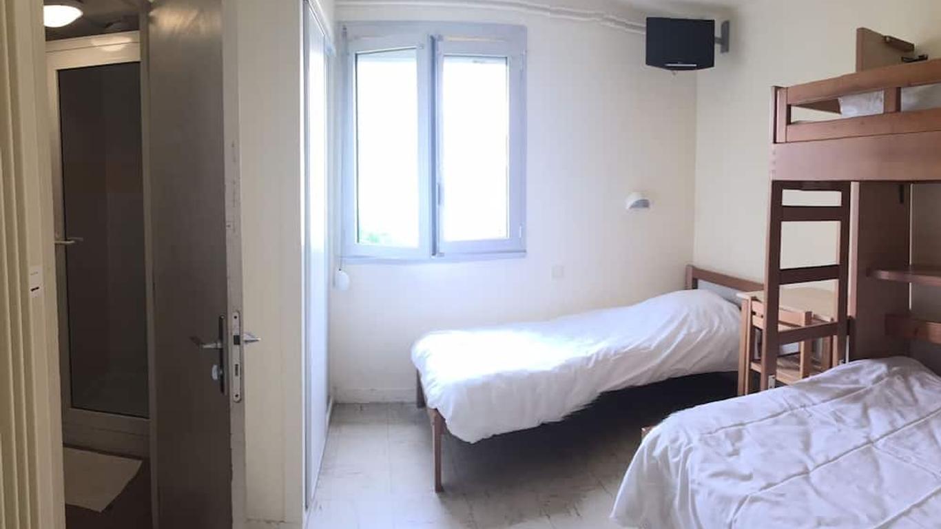 Crjs Et Auberge De Jeunesse
