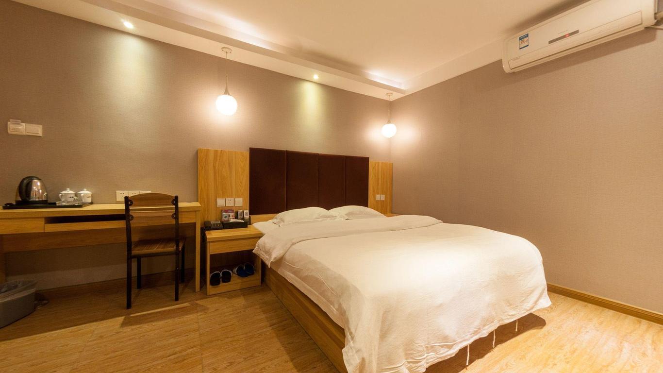 Longzhou Express Hostel