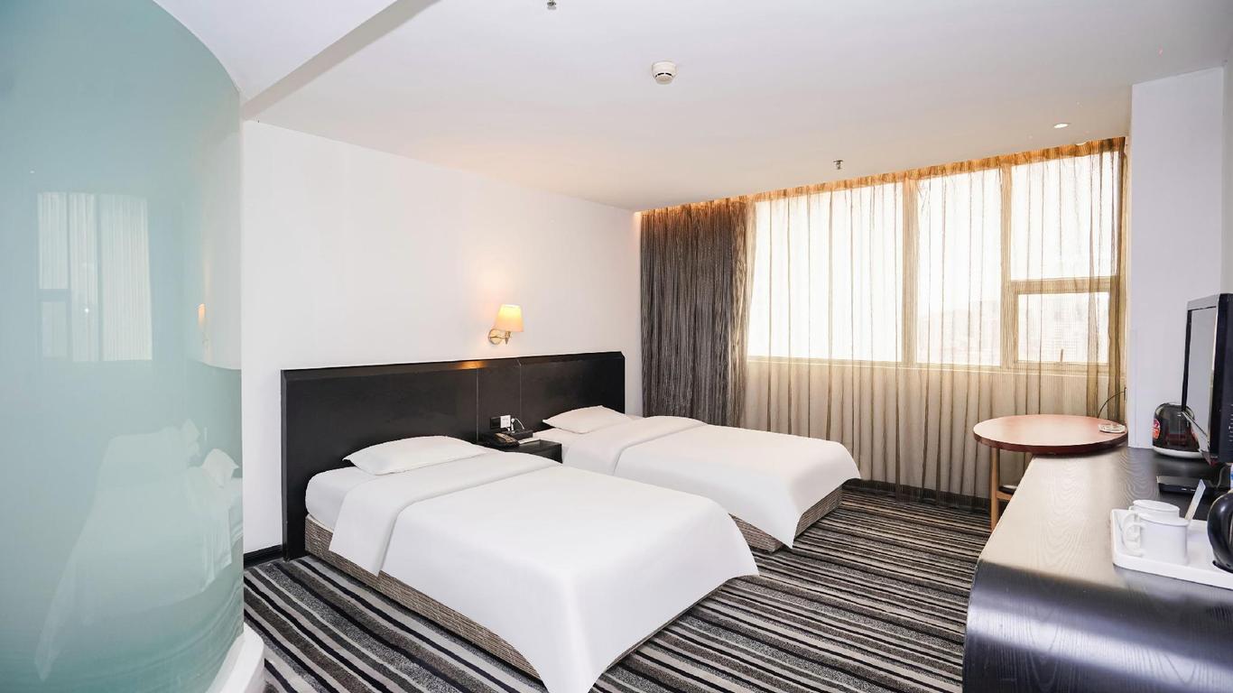 Yijia Hotel