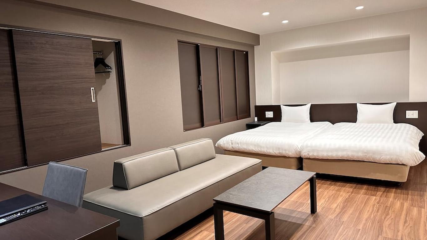 Reftel Osaka Itami Airport Hotel