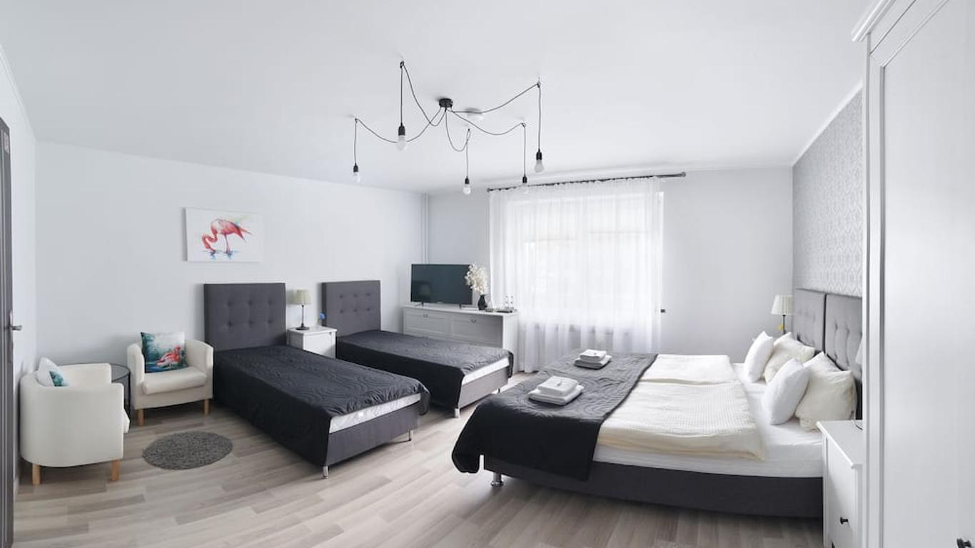 7th Room Guest House