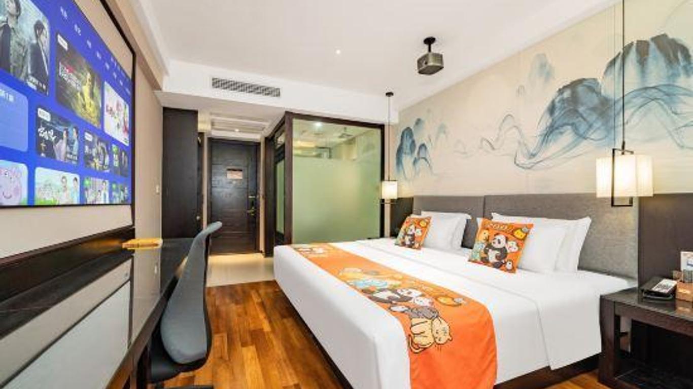 Crystal Pudi Hotel (Jingdezhen Taoyangli People's Square)